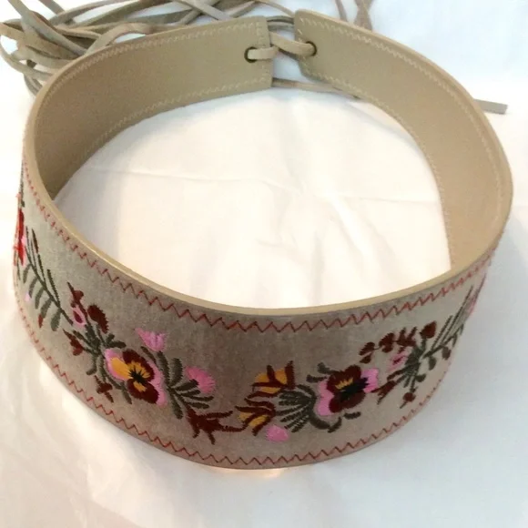 Embroidered Wide Fringe Belt - Picture 2 of 9